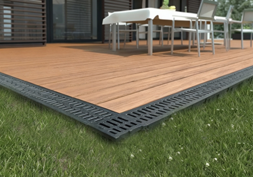 UHNL  PP Plastic Drainage Channel EN1433 Class A15-1m complete with Black Plastic Grate