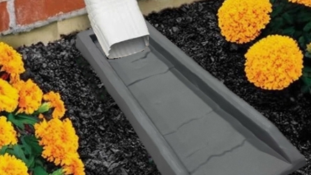 PLASTIC DOWNSPOUT SPLASH BLOCK